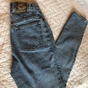 Vintage High Waisted Jeans 🌼